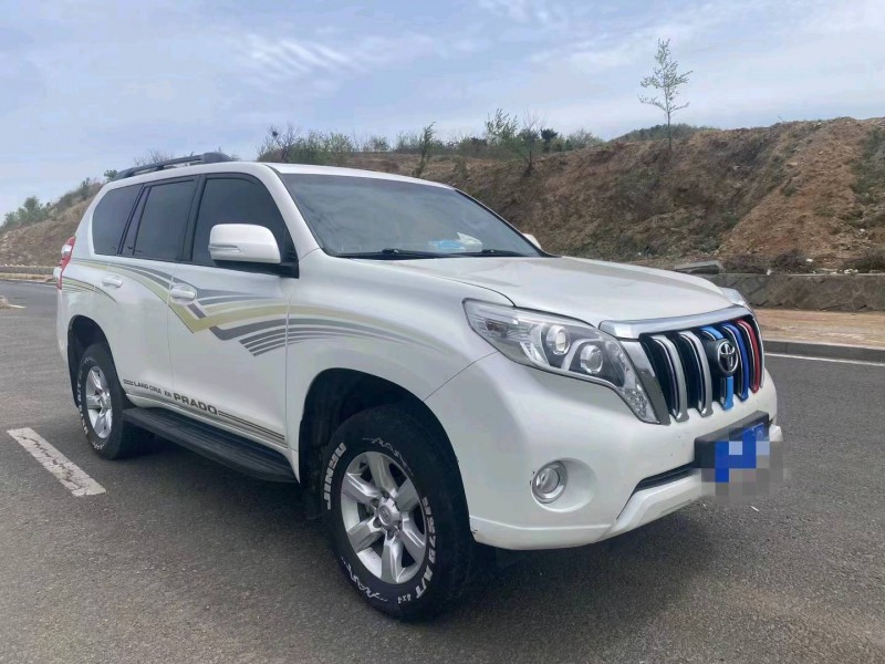 济南17年丰田普拉多3