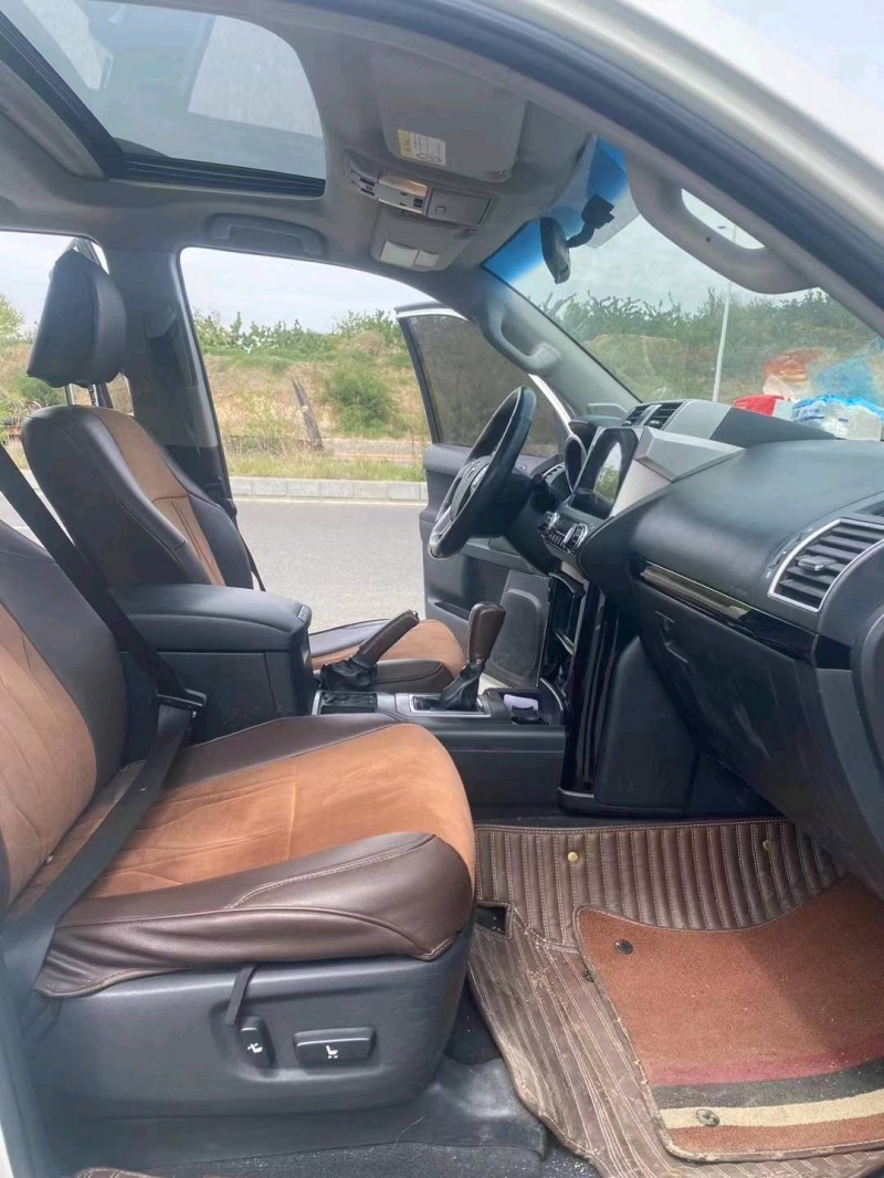 济南17年丰田普拉多7