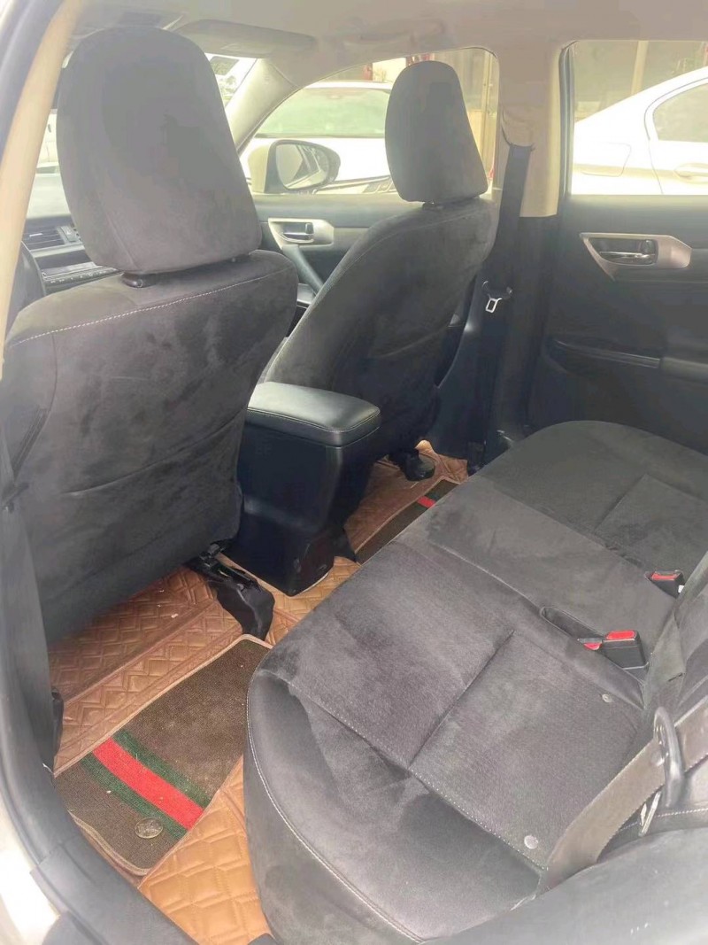 济宁16年雷克萨斯CT5