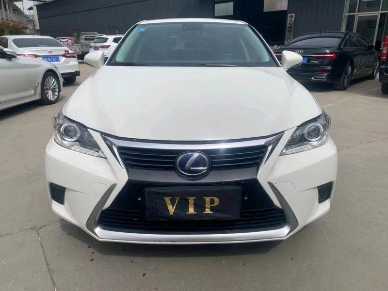 济宁16年雷克萨斯CT1