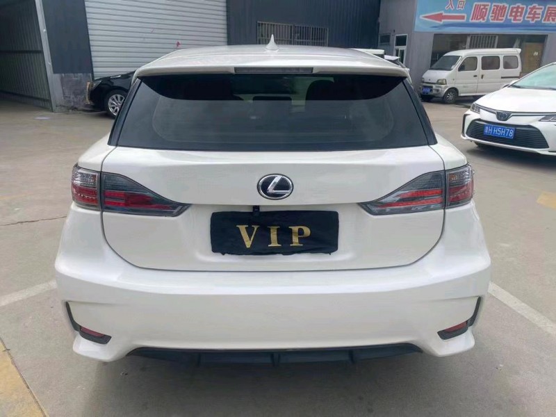 济宁16年雷克萨斯CT9