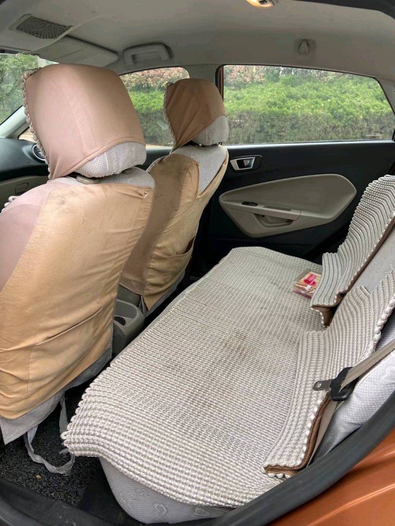 青岛14年福特嘉年华6