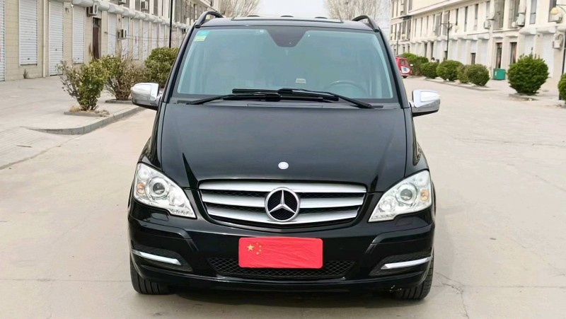 青岛15年奔驰唯雅诺1