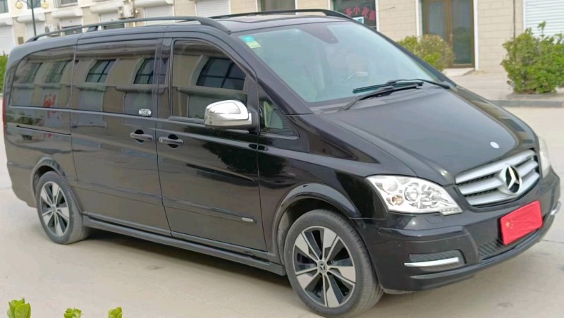 青岛15年奔驰唯雅诺3