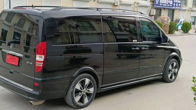 青岛15年奔驰唯雅诺7