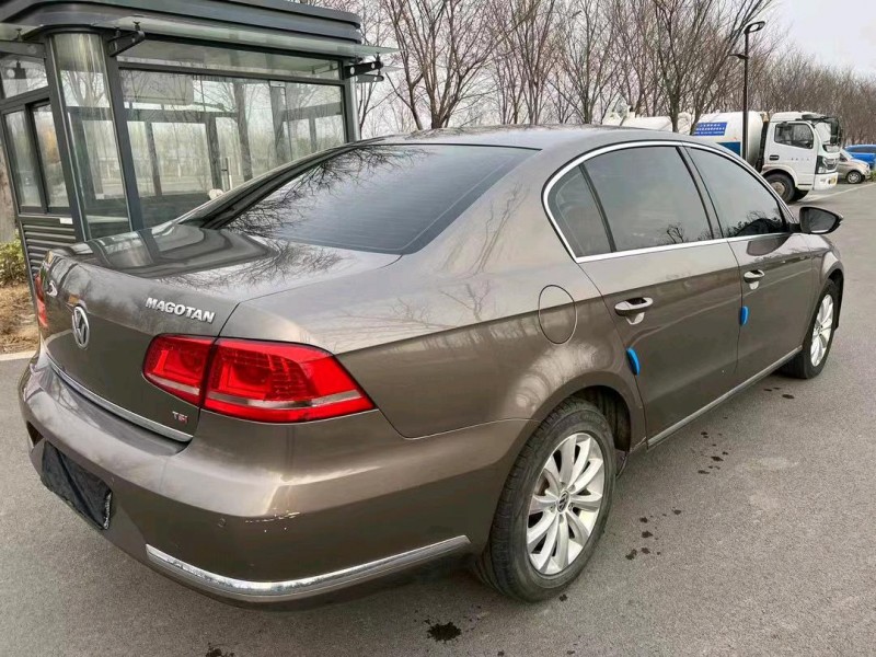 济宁14年大众迈腾8