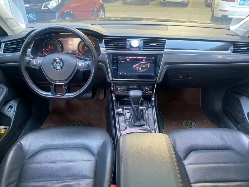 济宁21年大众辉昂5