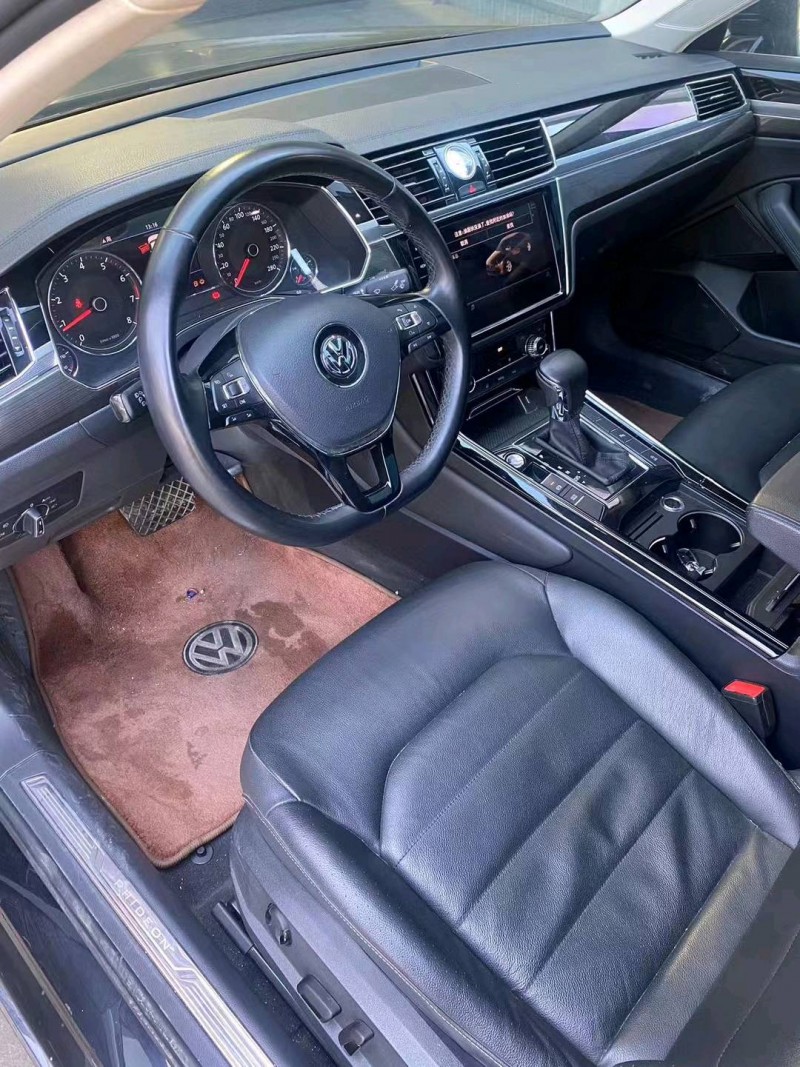 济宁21年大众辉昂6