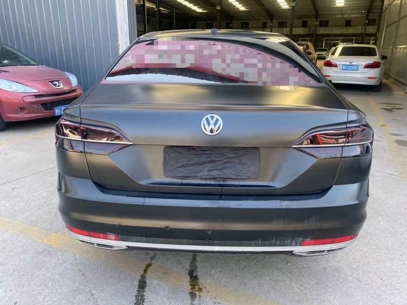 济宁21年大众辉昂9