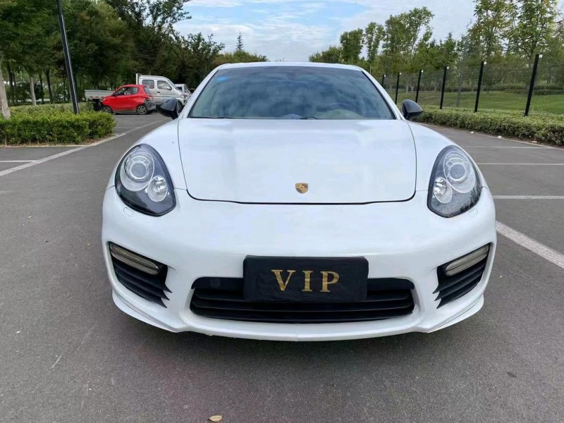 济宁11年保时捷帕拉梅拉1