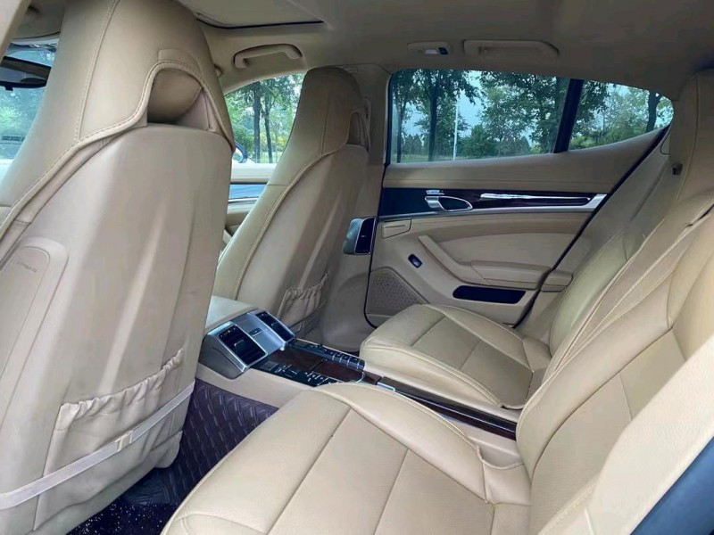 济宁11年保时捷帕拉梅拉4