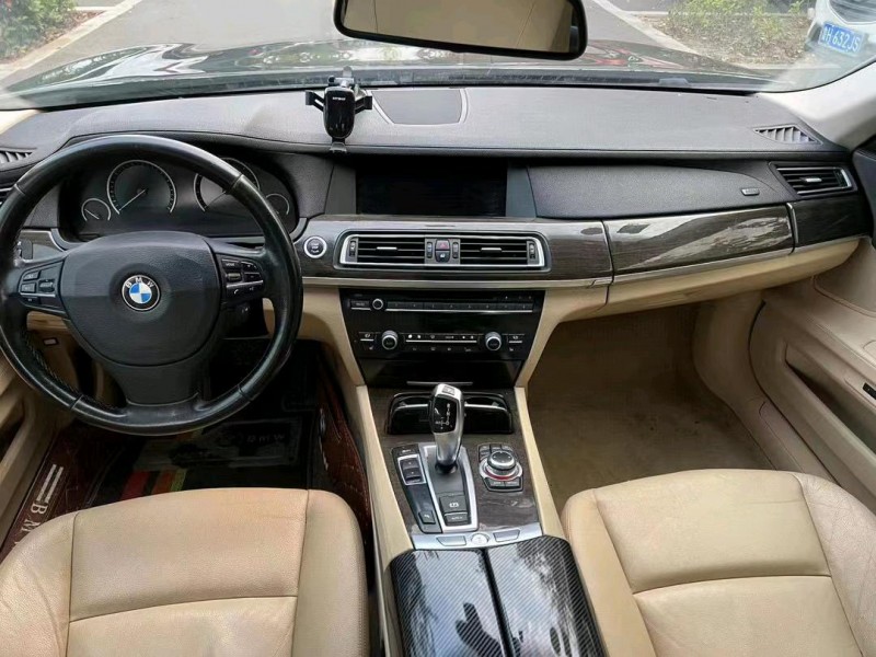 济宁11年宝马7系4