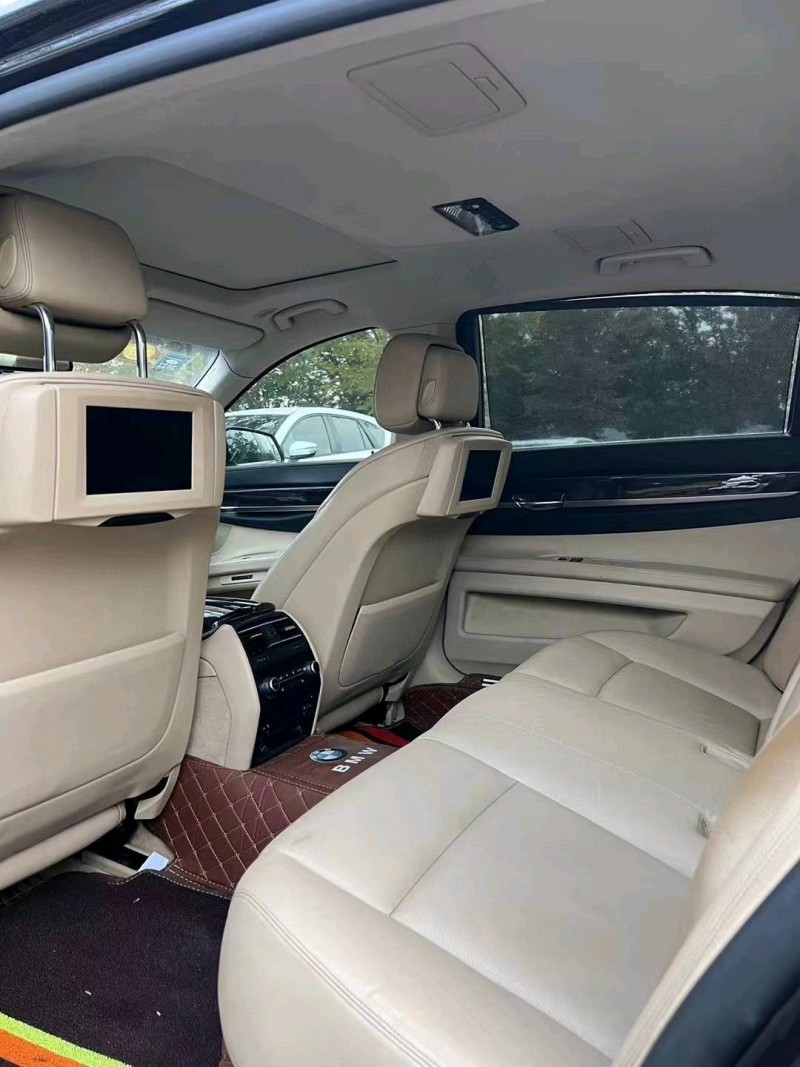 济宁11年宝马7系5