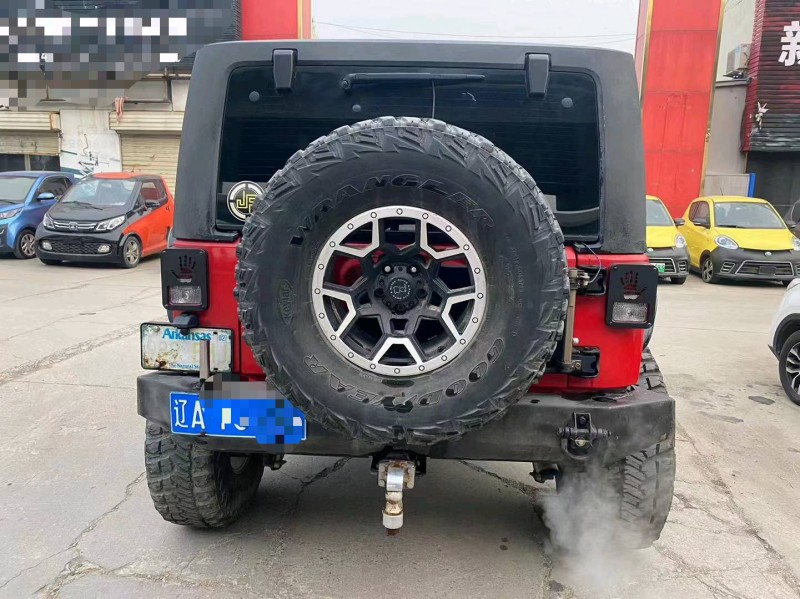 济宁12年Jeep牧马人9