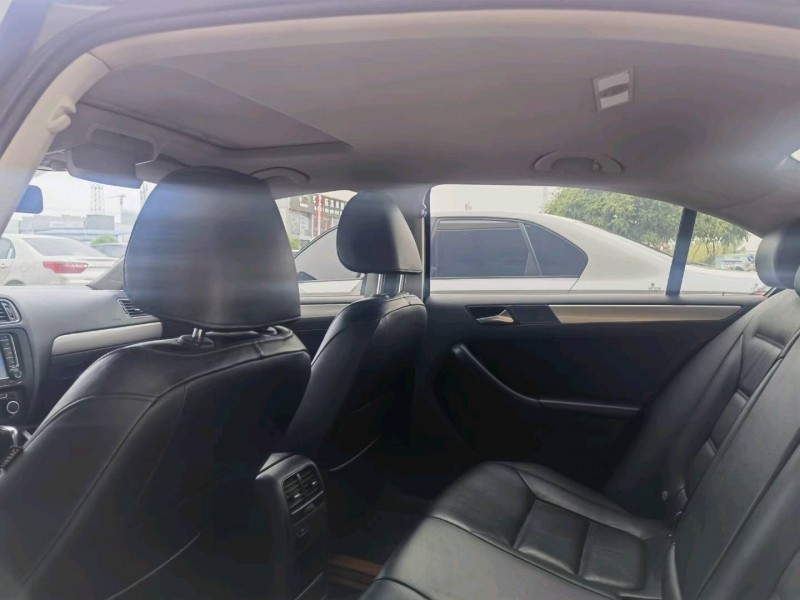 保定13年大众速腾5