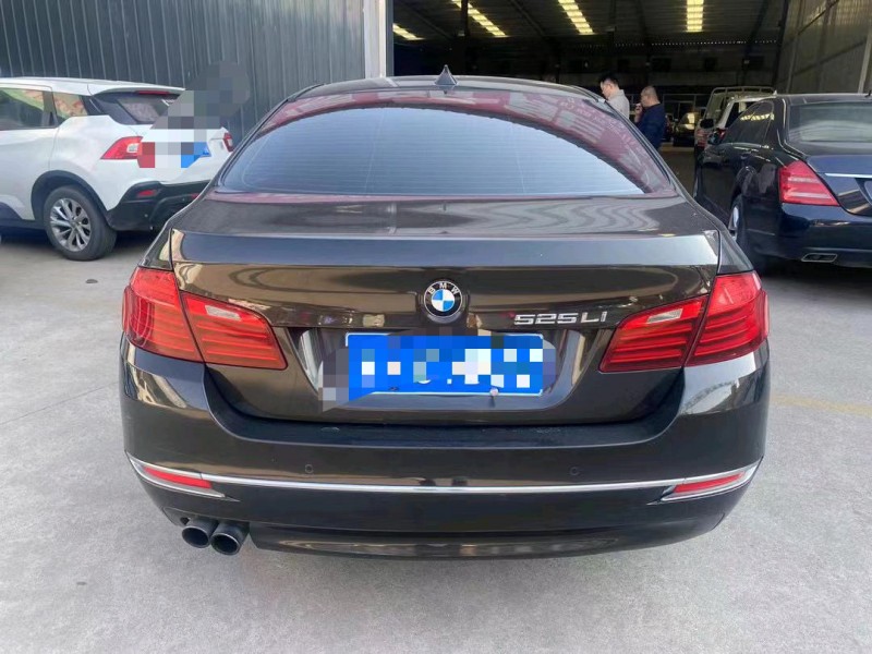 济宁15年宝马5系9