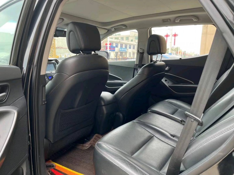 保定15年现代新胜达5