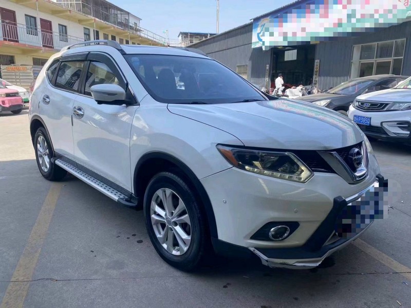 济宁16年日产奇骏2