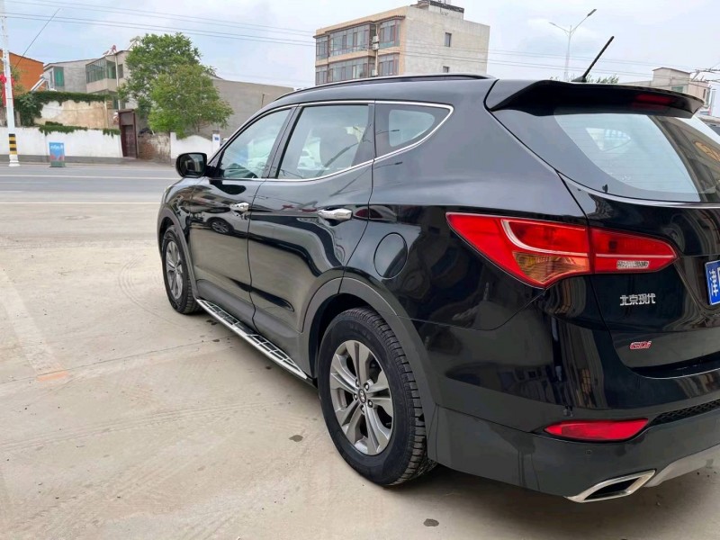 保定15年现代新胜达5