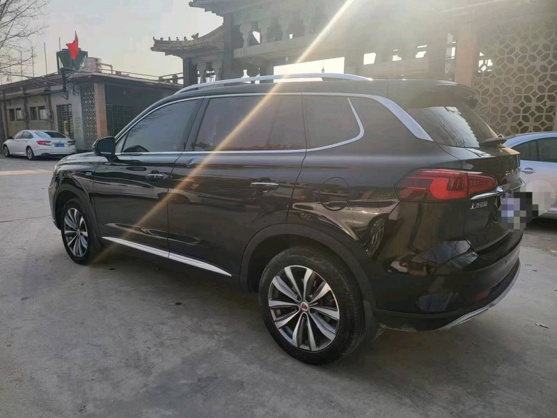 保定20年荣威RX55