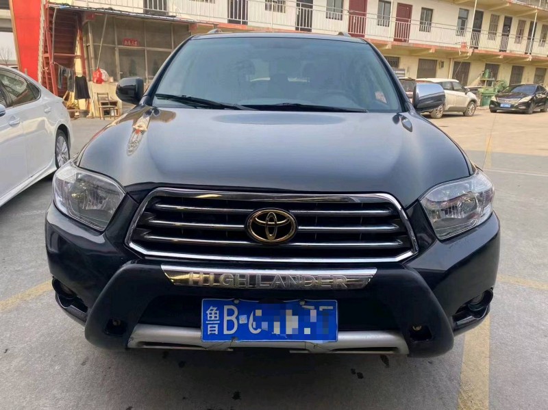 济宁11年丰田汉兰达1