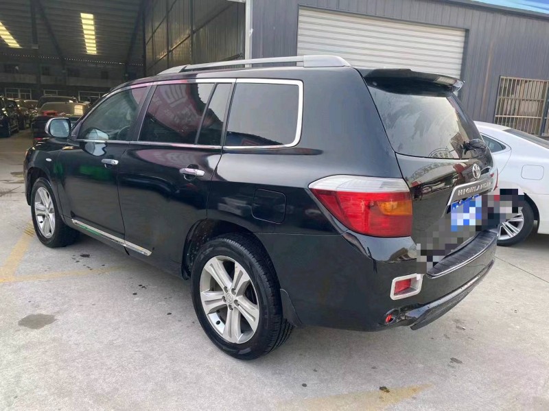 济宁11年丰田汉兰达7