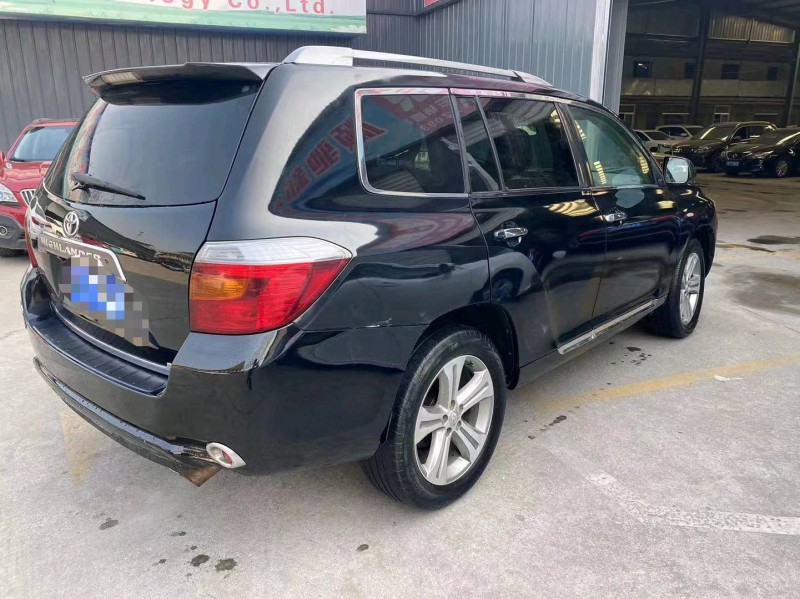 济宁11年丰田汉兰达8