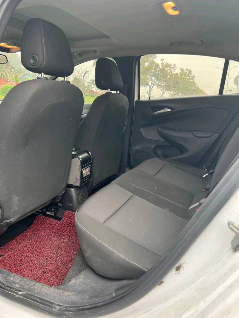 青岛18年别克凯越4