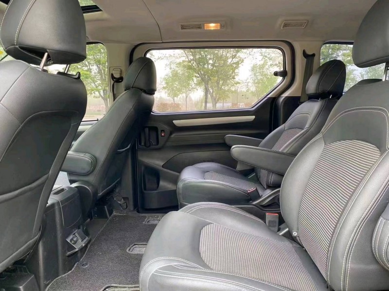 济宁17年大通G104