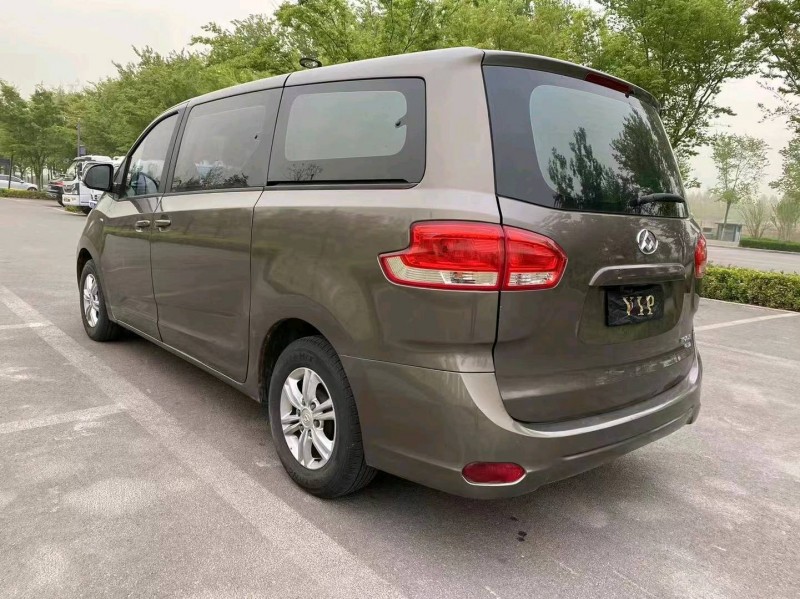 济宁17年大通G107