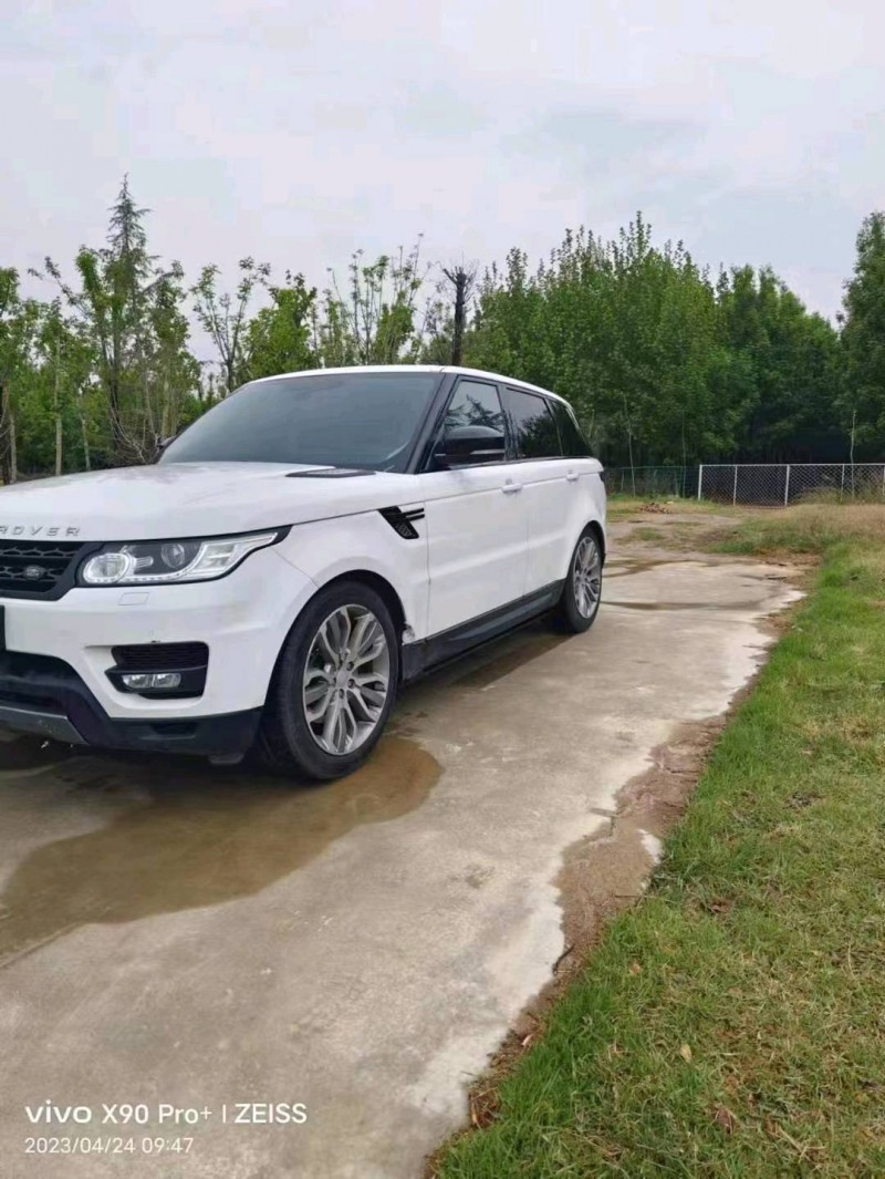 青岛16年路虎揽胜运动4