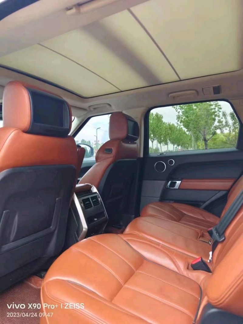 青岛16年路虎揽胜运动8