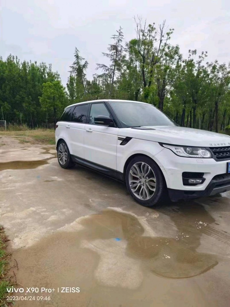 青岛16年路虎揽胜运动7