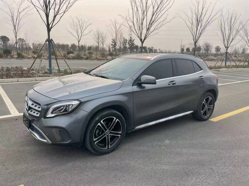 徐州18年奔驰GLA2