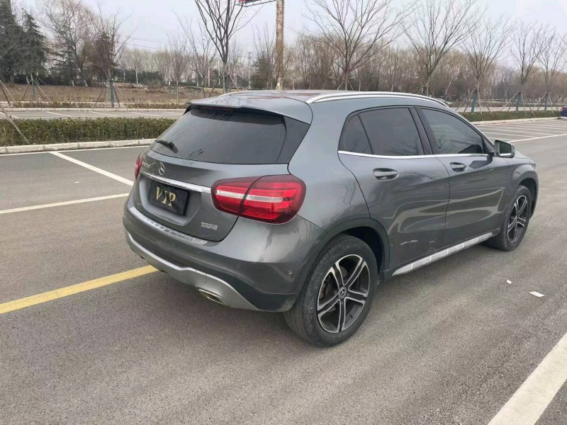 徐州18年奔驰GLA8