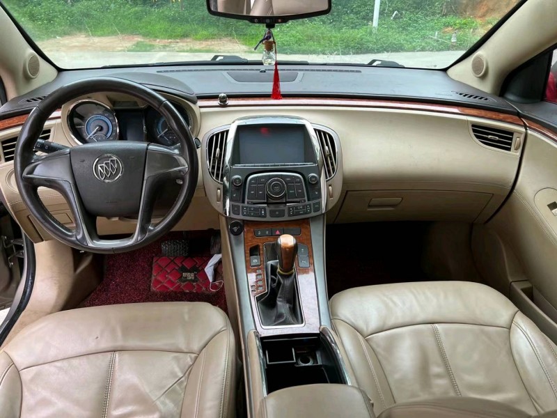 广州11年别克君越9