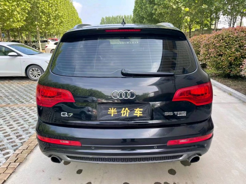 青岛13年奥迪Q78