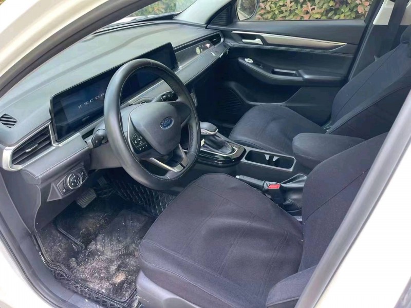 青岛22年福特福睿斯9