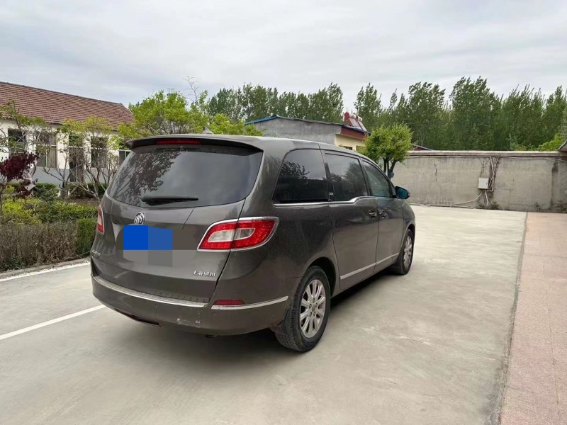 青岛11年别克GL86