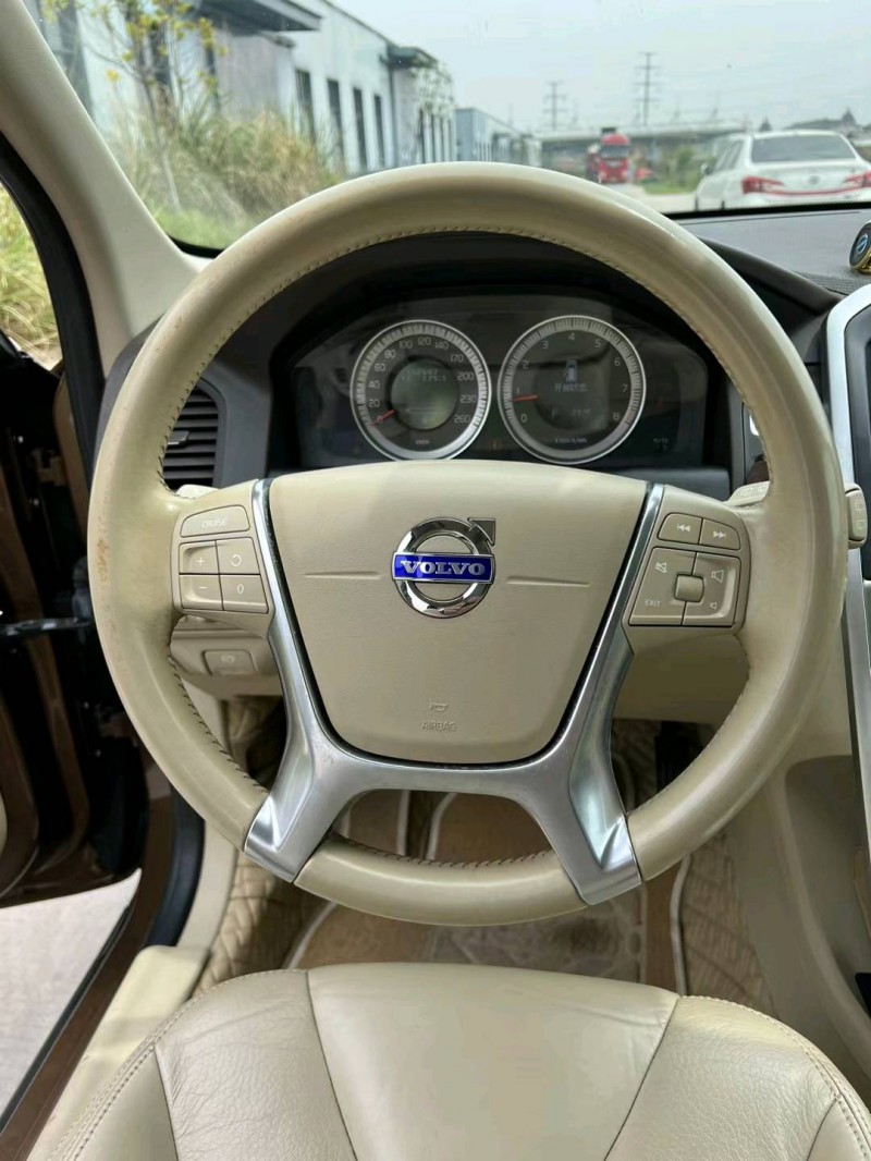 宜昌12年沃尔沃XC608