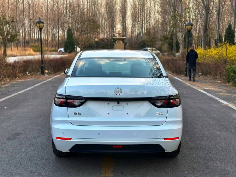 济南23年威马汽车E54