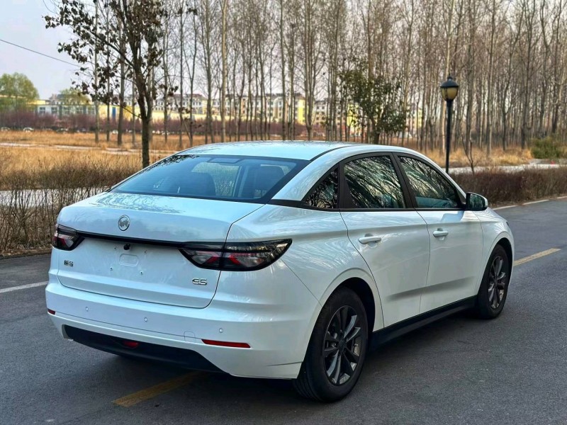 济南23年威马汽车E56