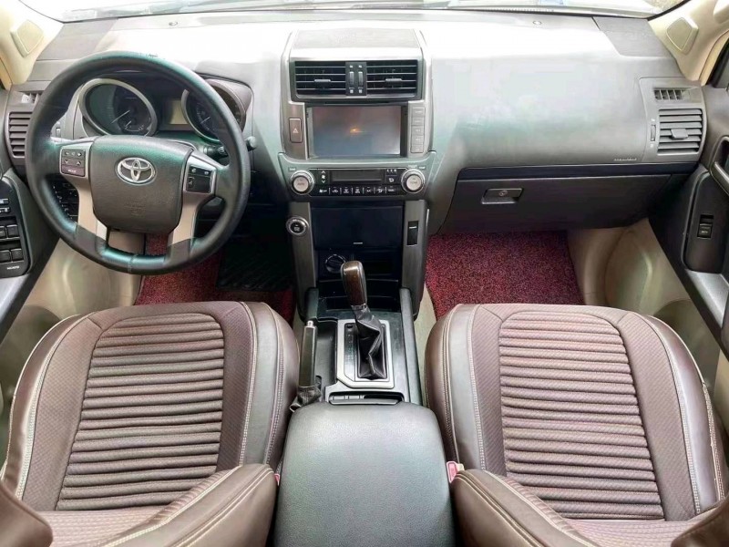 济宁12年丰田普拉多3