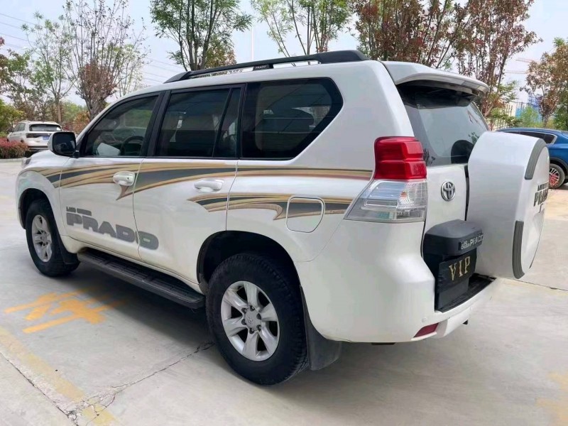 济宁12年丰田普拉多5