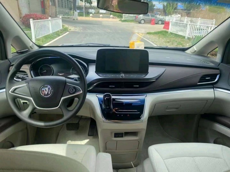 青岛21年别克GL85