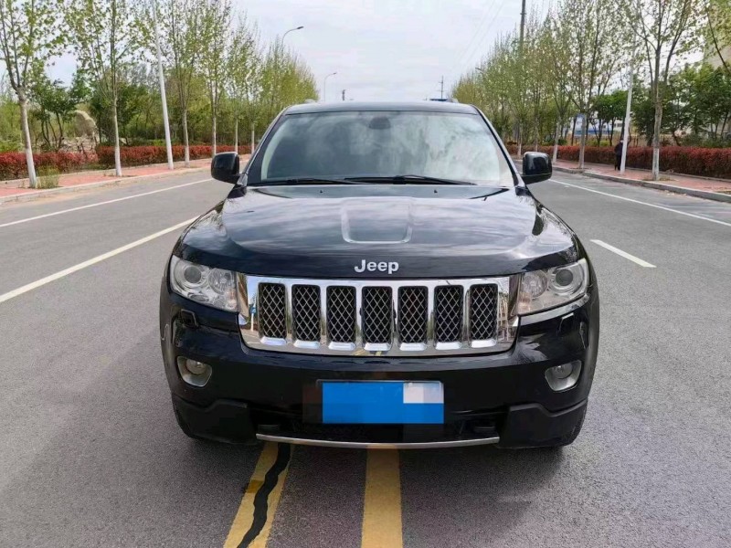 青岛11年Jeep大切诺基1
