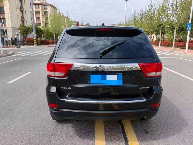 青岛11年Jeep大切诺基2