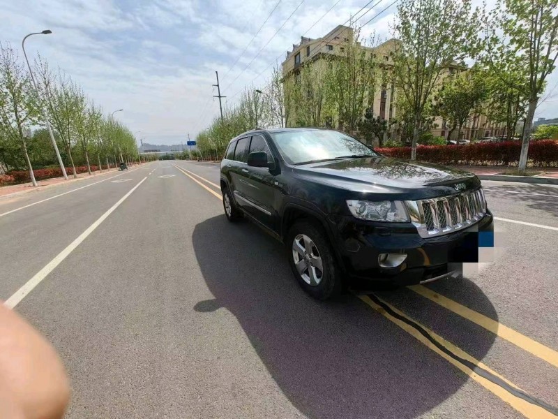 青岛11年Jeep大切诺基6