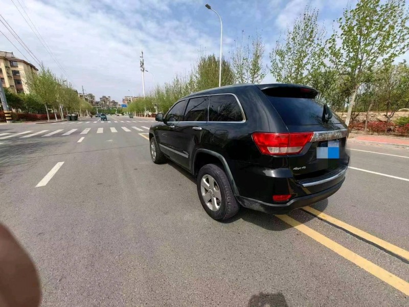 青岛11年Jeep大切诺基8