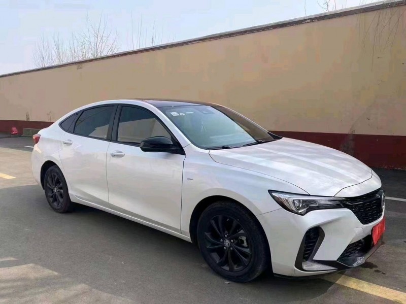 青岛21年别克威朗3